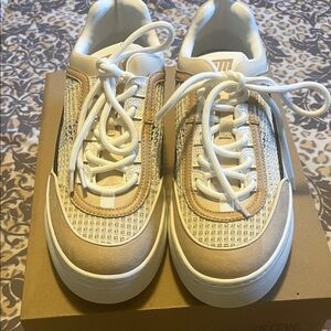 Steve Madden Women's Cream and Tan Sneakers